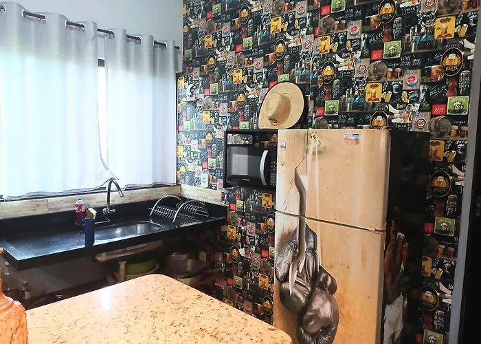 CASA COM SPA DE HIDRO, AQUECEDOR E CROMOTERAPIA A 1,0 kM DO CENTRO